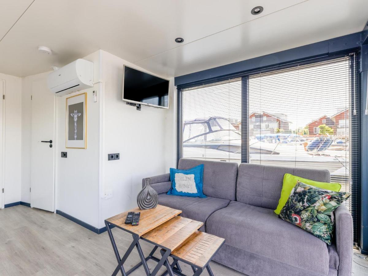 ホテル Tiny Houseboat Parel I - Airco Uitgeest エクステリア 写真