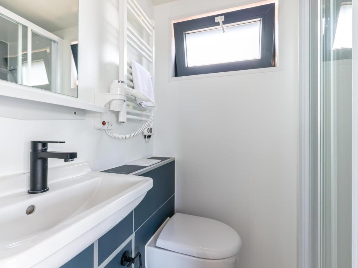 ホテル Tiny Houseboat Parel I - Airco Uitgeest エクステリア 写真