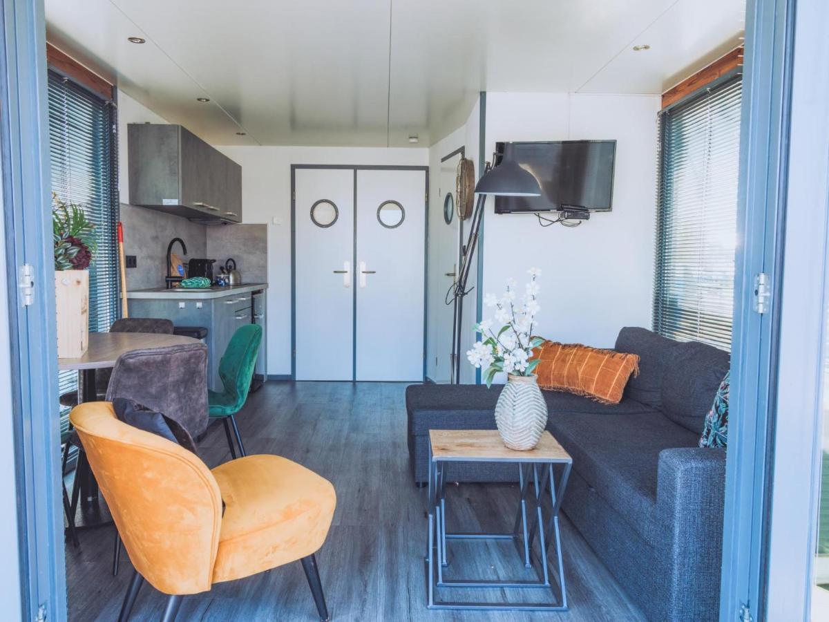 ホテル Tiny Houseboat Parel I - Airco Uitgeest エクステリア 写真