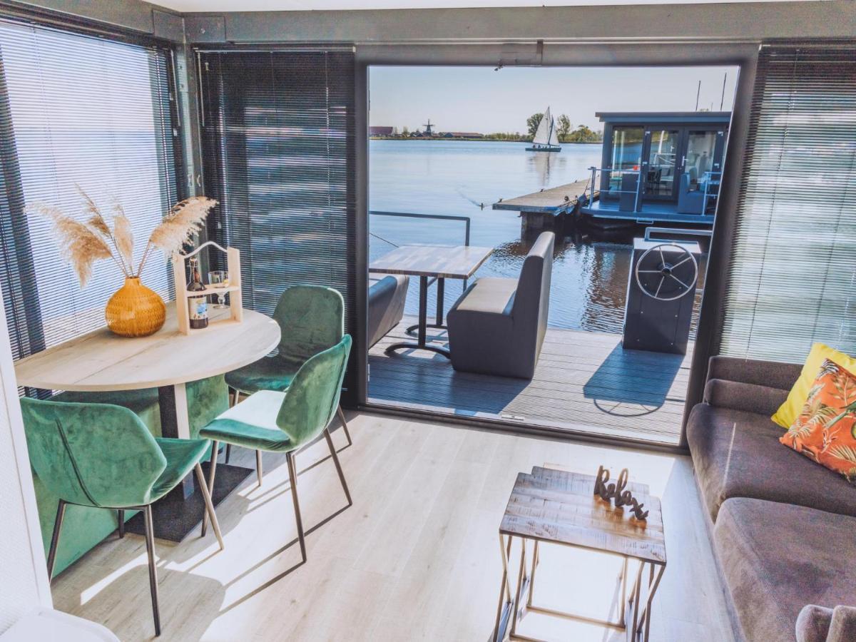 ホテル Tiny Houseboat Parel I - Airco Uitgeest エクステリア 写真