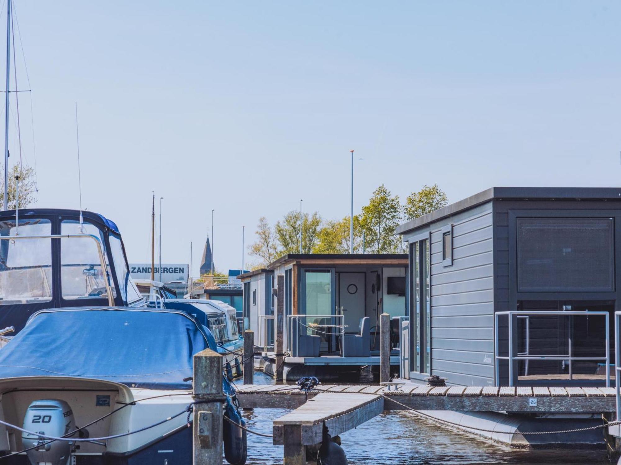 ホテル Tiny Houseboat Parel I - Airco Uitgeest エクステリア 写真