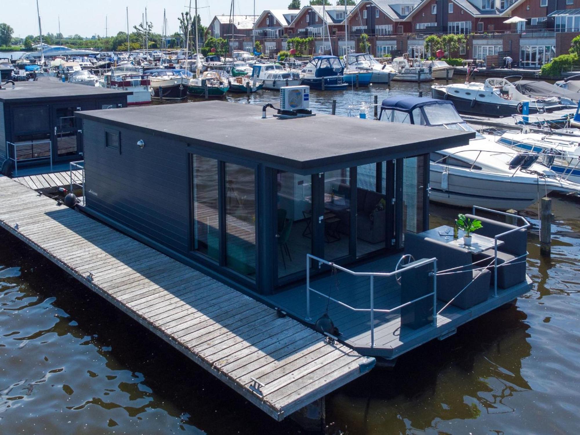 ホテル Tiny Houseboat Parel I - Airco Uitgeest エクステリア 写真