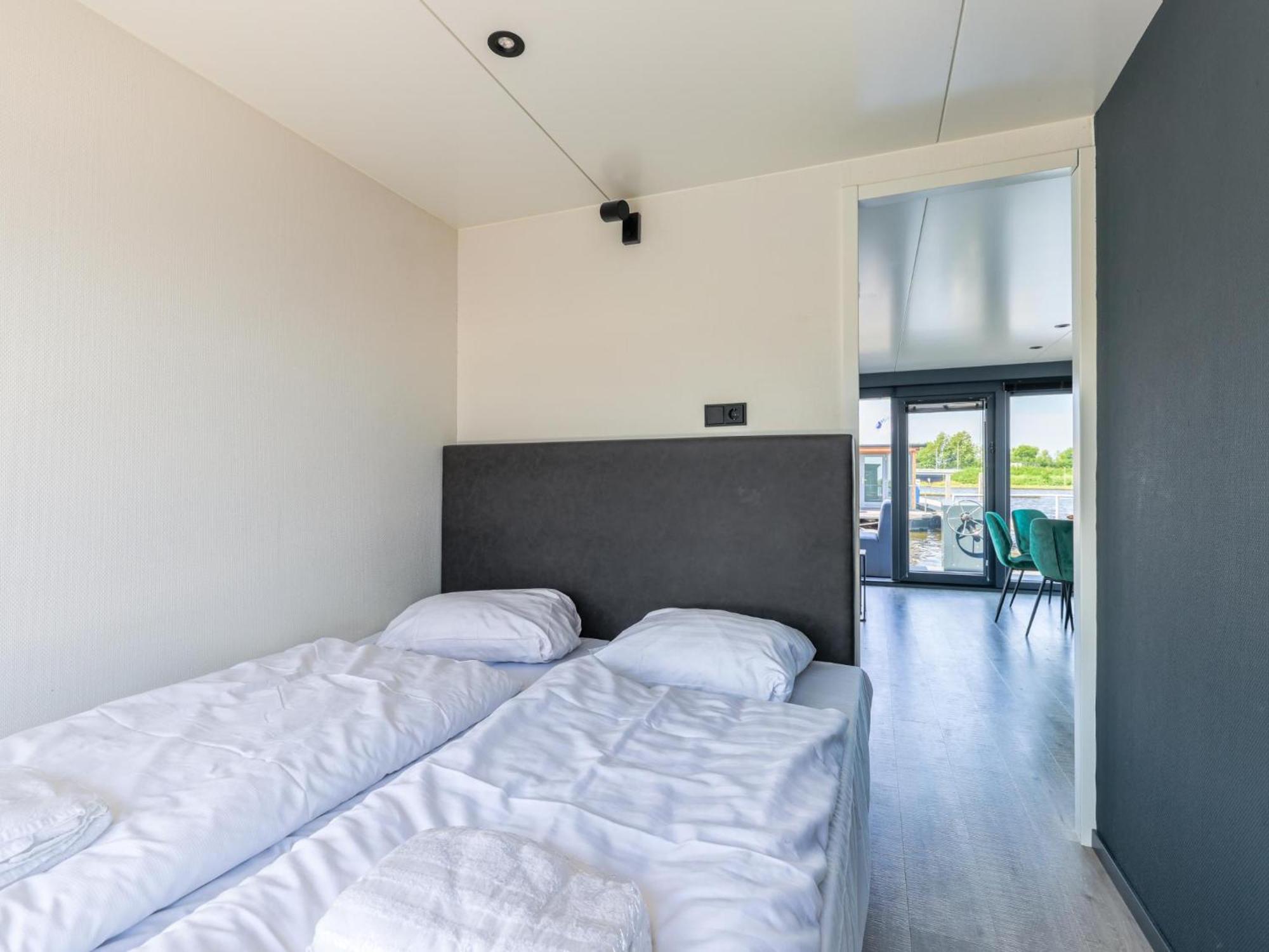ホテル Tiny Houseboat Parel I - Airco Uitgeest エクステリア 写真