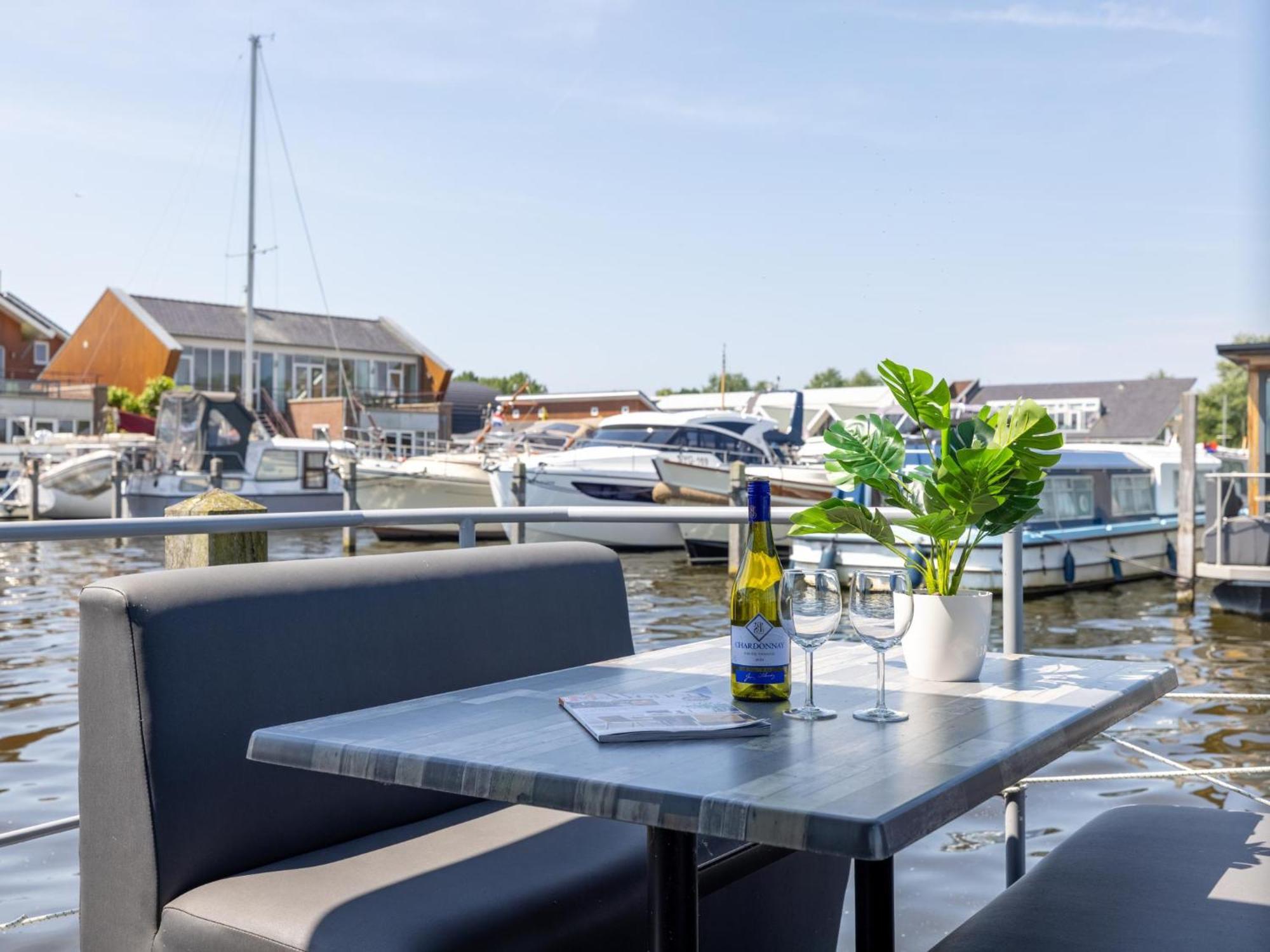 ホテル Tiny Houseboat Parel I - Airco Uitgeest エクステリア 写真