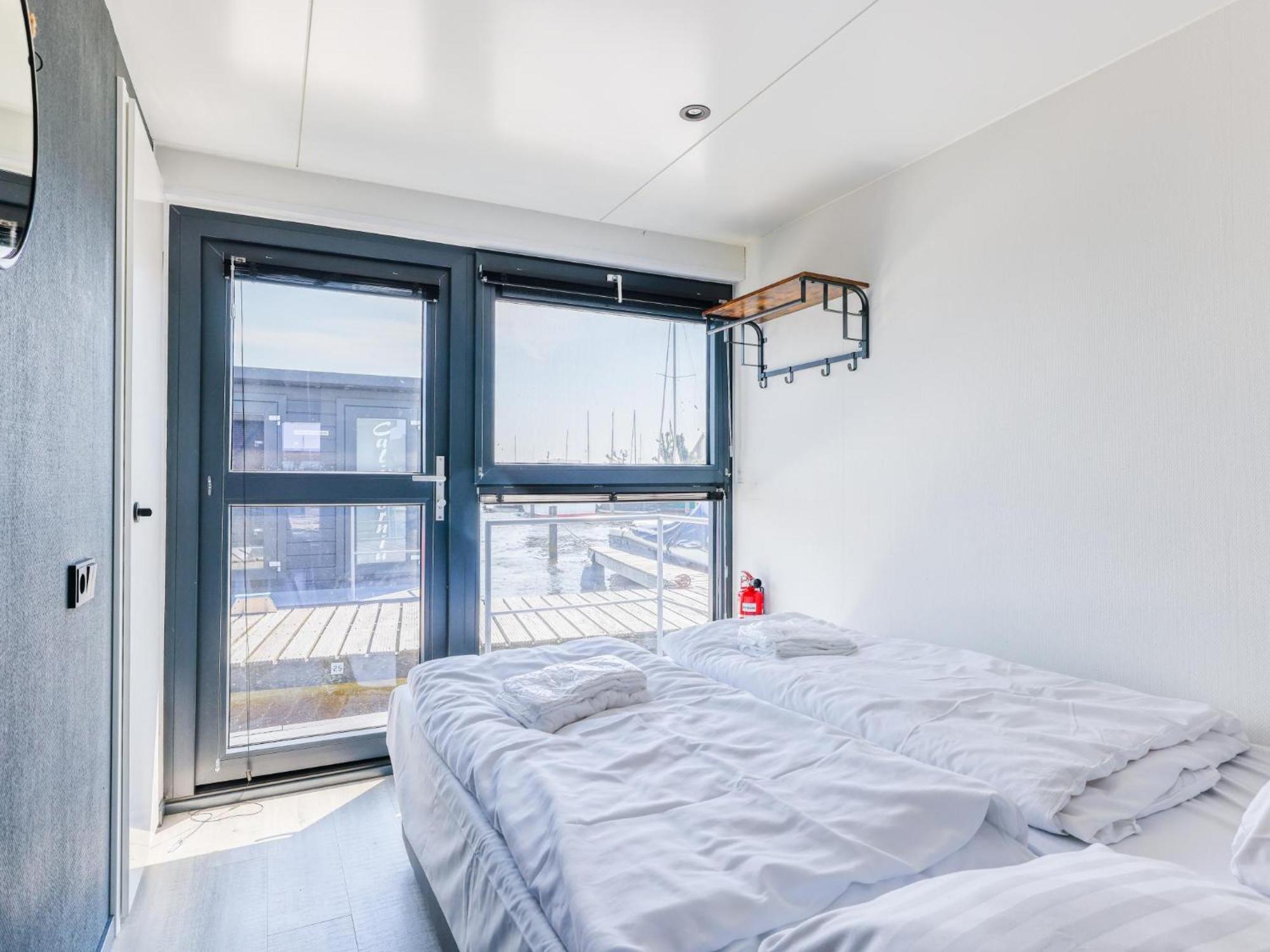 ホテル Tiny Houseboat Parel I - Airco Uitgeest エクステリア 写真