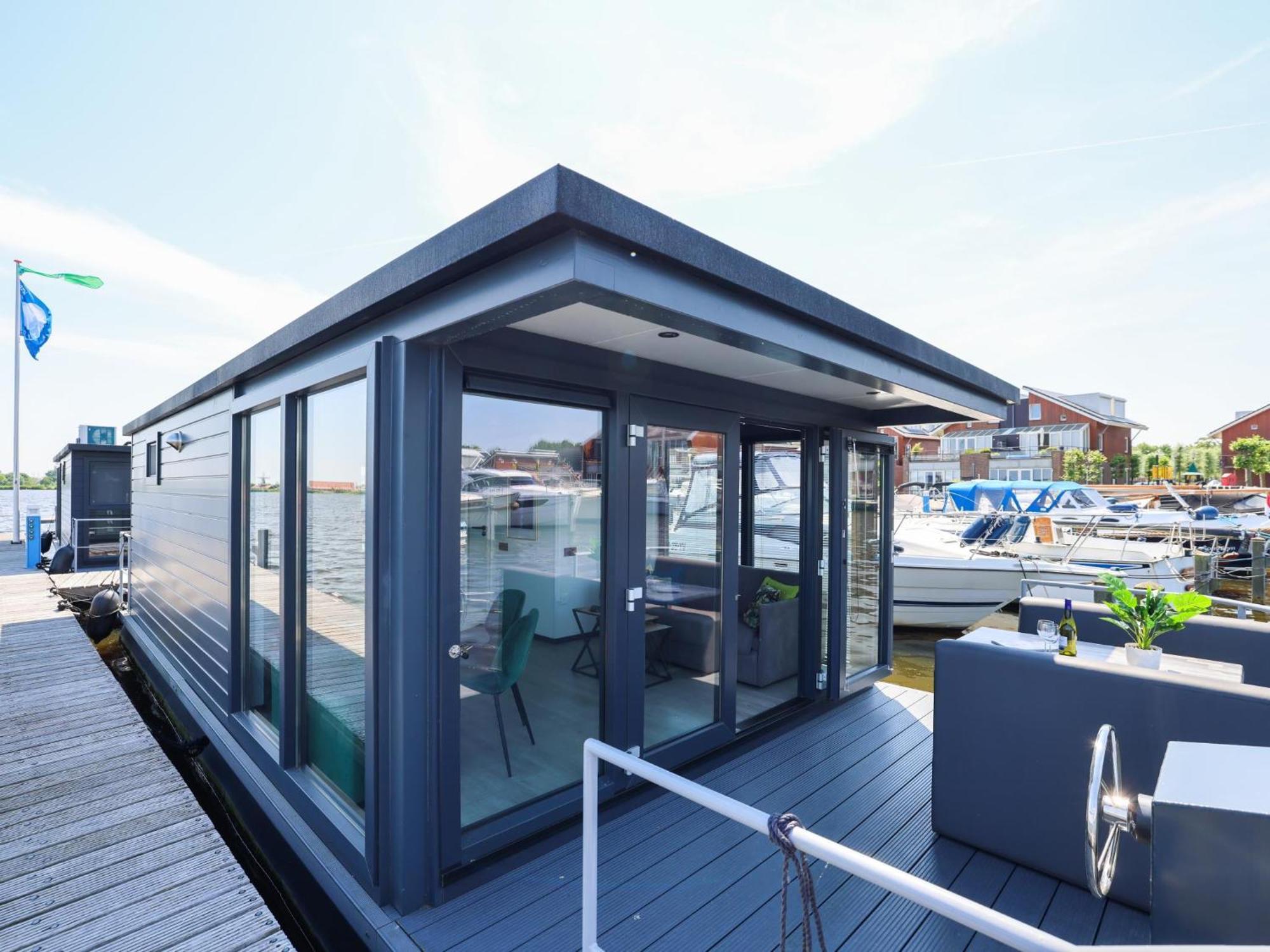 ホテル Tiny Houseboat Parel I - Airco Uitgeest エクステリア 写真